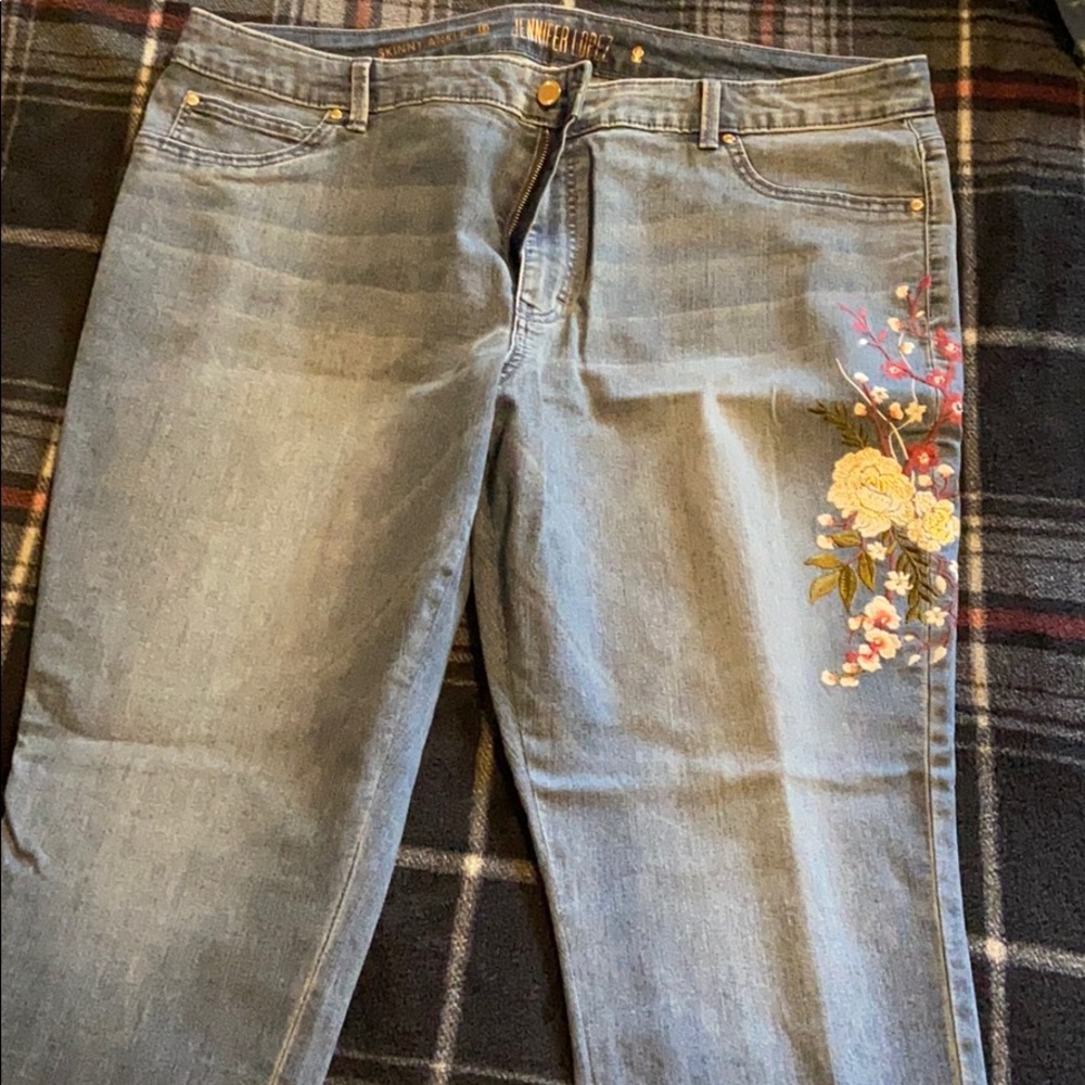 New without tags Jennifer Lopez jeans